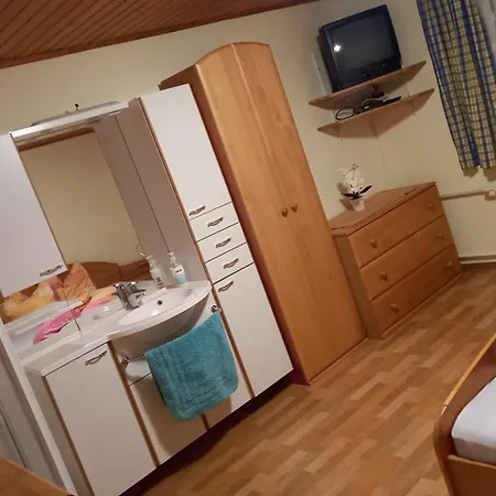 Haus Leo Apartment